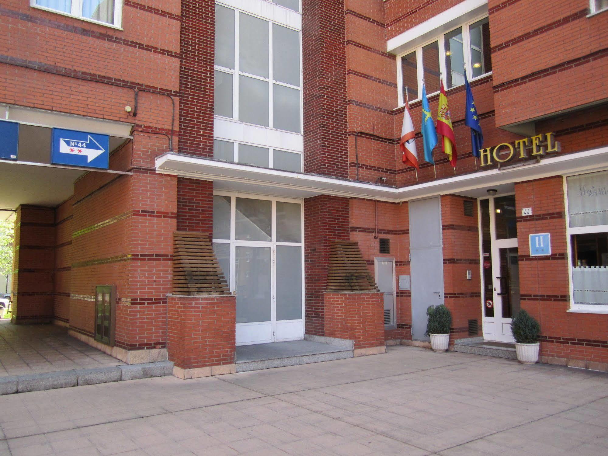 Hotel Bahia Gijon Bagian luar foto