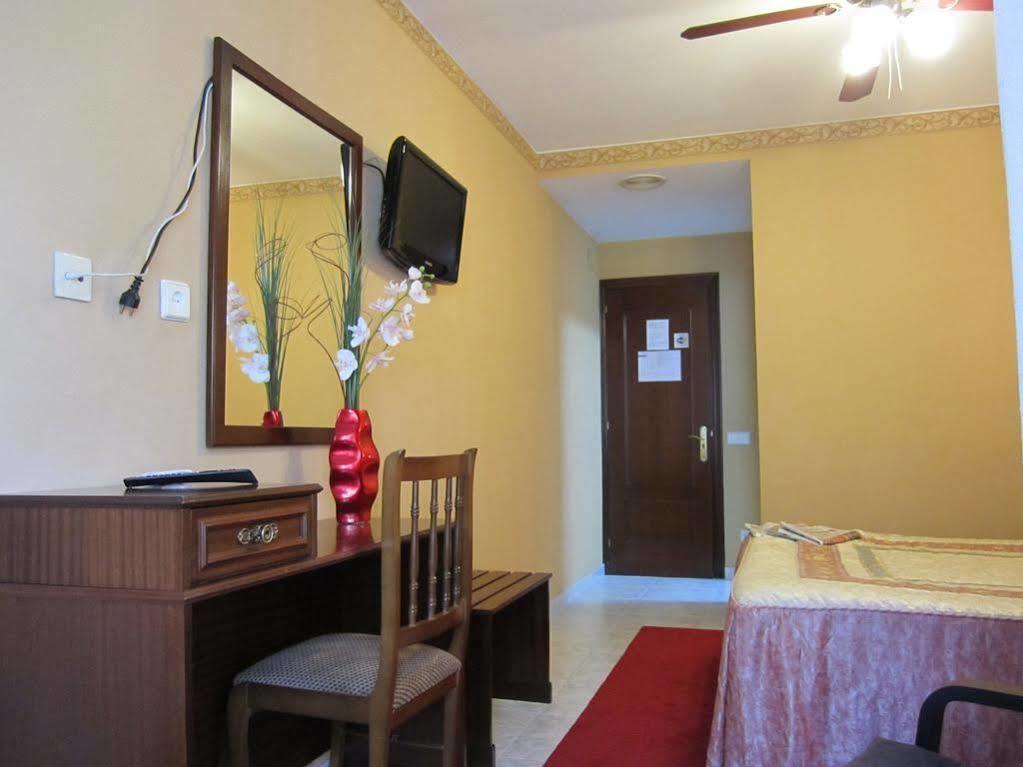 Hotel Bahia Gijon Bagian luar foto
