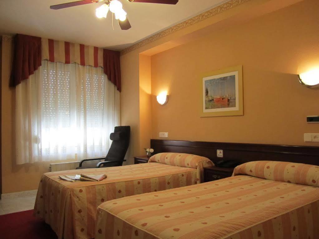 Hotel Bahia Gijon Bagian luar foto