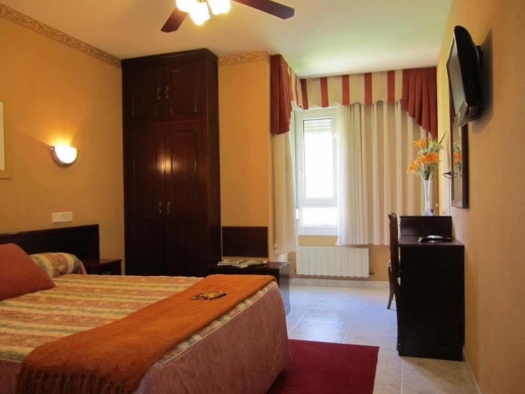 Hotel Bahia Gijon Bagian luar foto