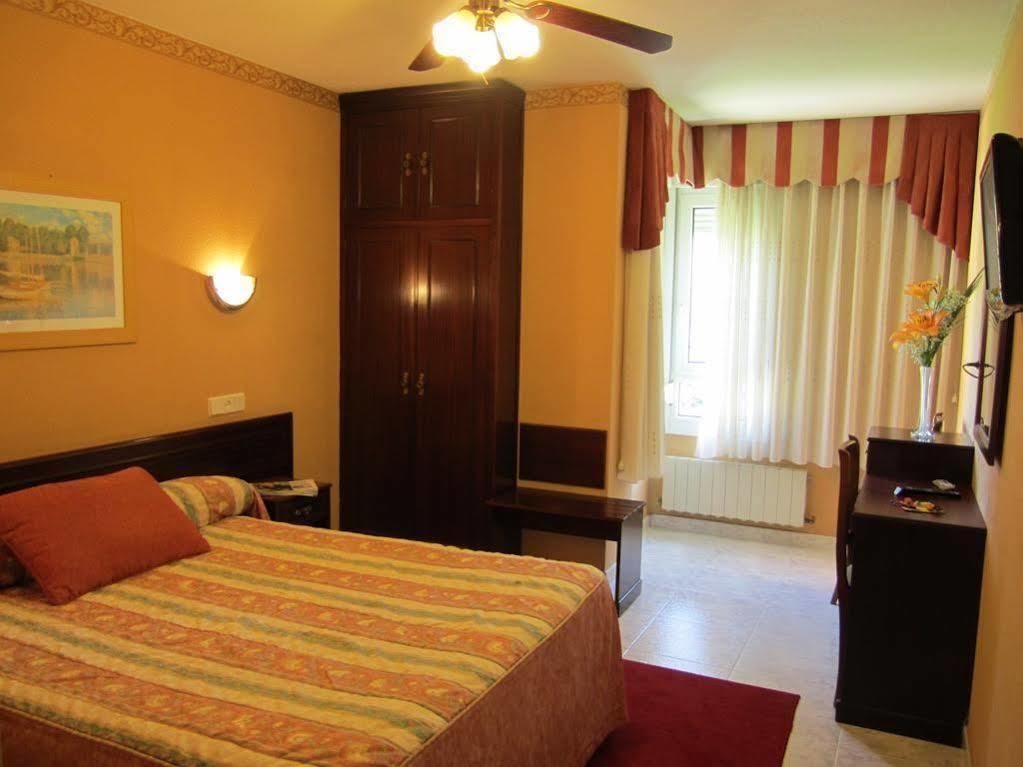 Hotel Bahia Gijon Bagian luar foto