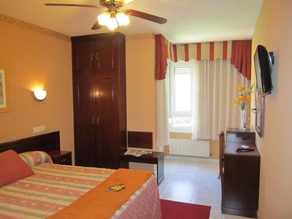 Hotel Bahia Gijon Bagian luar foto