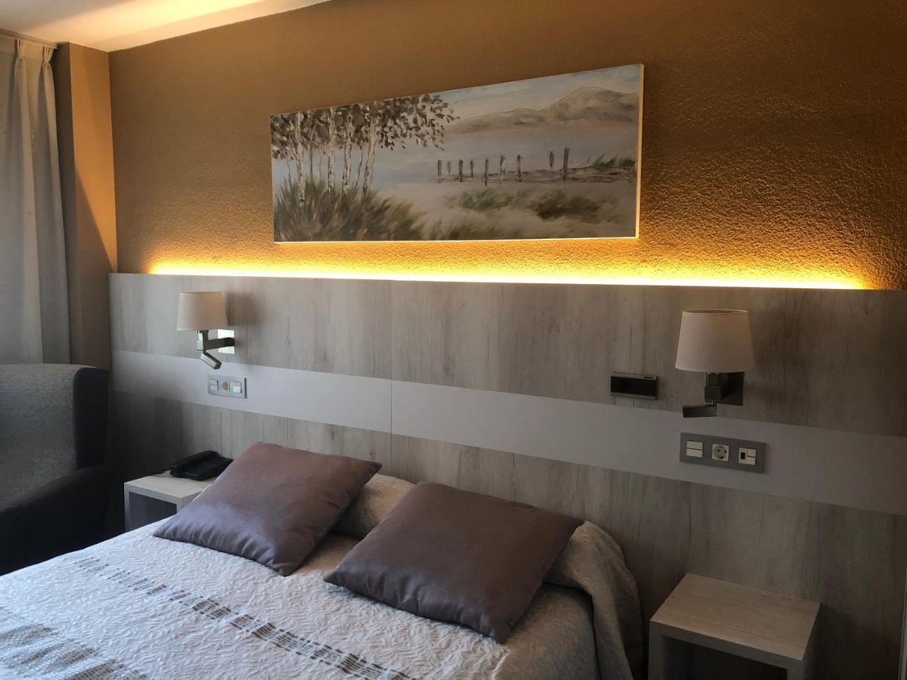 Hotel Bahia Gijon Bagian luar foto