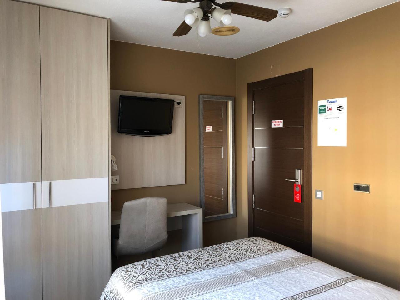 Hotel Bahia Gijon Bagian luar foto