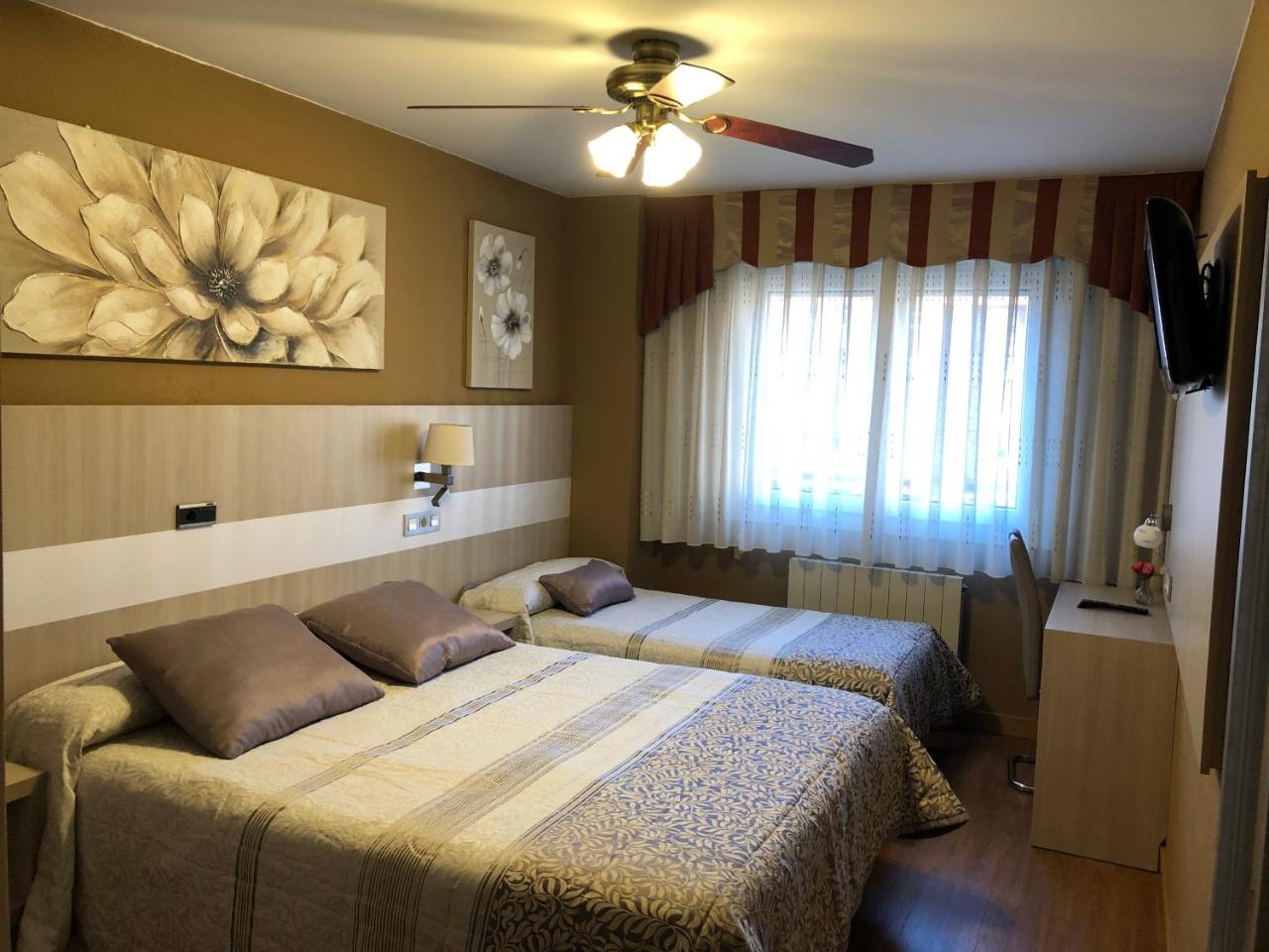 Hotel Bahia Gijon Bagian luar foto