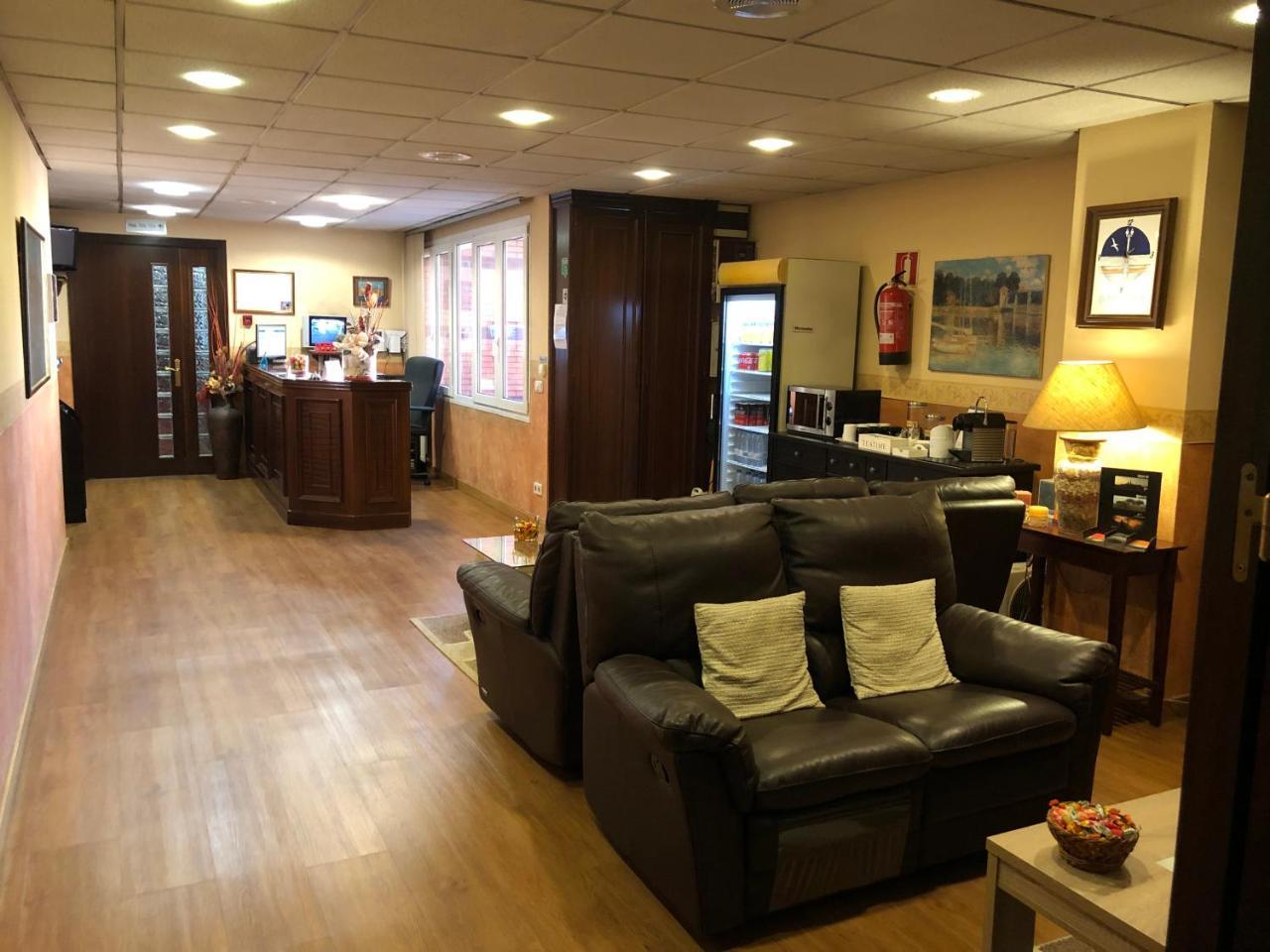 Hotel Bahia Gijon Bagian luar foto